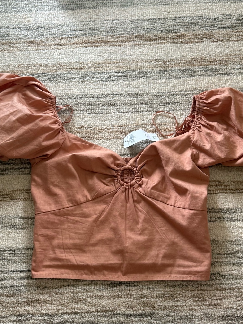 Abercrombie & Fitch Keyhole Puffsleeve Crop top